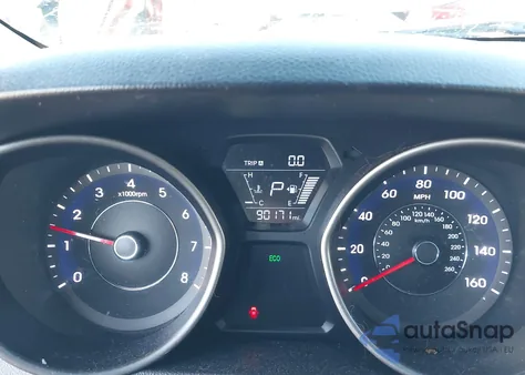 2015 Hyundai Elantra Se z USA, uszkodzony, nr VIN 5NPDH4AE4FH637397